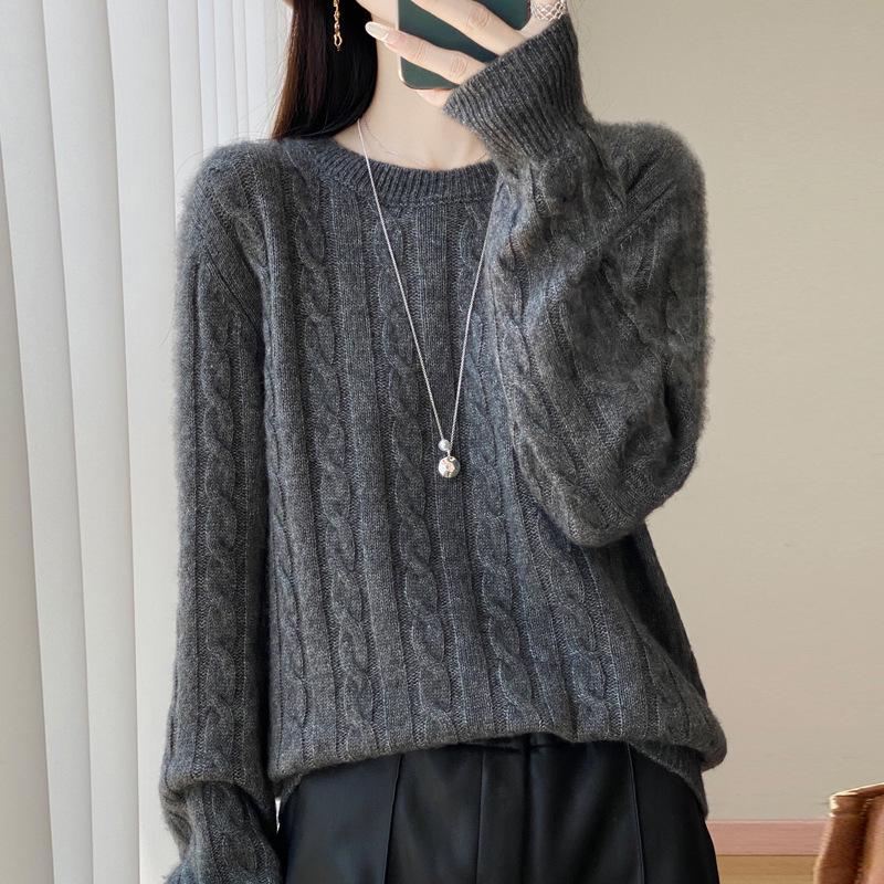 2025 Autumn/Winter Women's Loose Plus Size Round Neck Sweater - Long Sleeve Knitwear Top