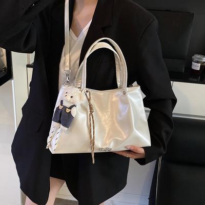 Silver Bag Women's New Popular Fashion Versatile Commuter Shoulder Bag Large Capacity Tote Bag Messenger Bag