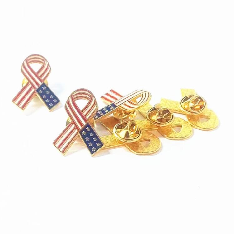 Festive Ribbon Badge Corrosion Resistant Zinc Alloy Ideal For Holiday Costume Enhancement