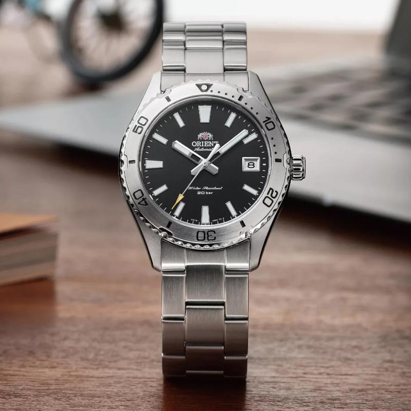 Orient Unisex Mechanische Schwarze Uhr RA-AC0Q01B30B