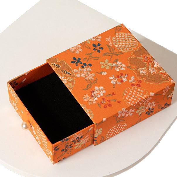 Chinese Embroidery Drawstring Jewelry Box and Bracelet Storage