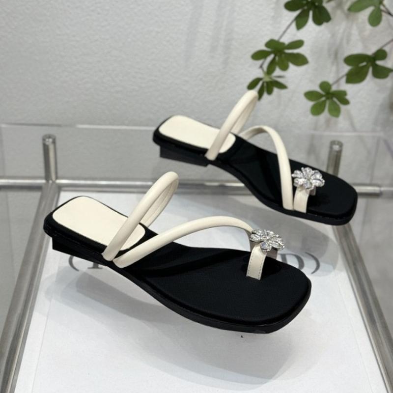 

Fashion Summer Women Slippers Flower Fashion Flat Clip Toe Flip Flop Outdoor Rhinestones Non-slip Beach Slipper Female Square Toe Sandal 35 бежевый