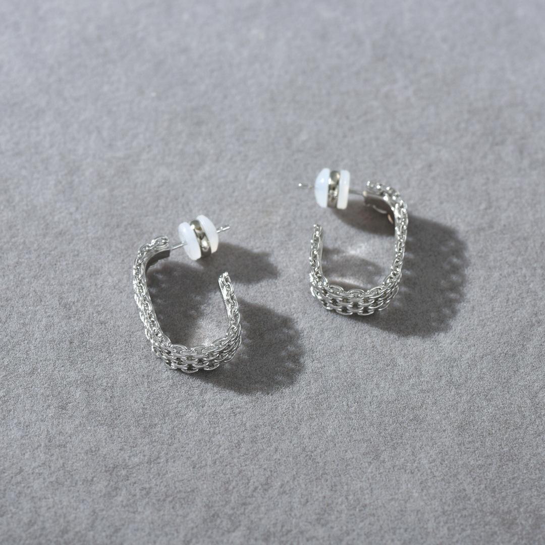 

Premium Metal Copper Platinum Plated Chain Styling Earrings S925 Silver Needle Earrings Personality Unique Temperament Earrings