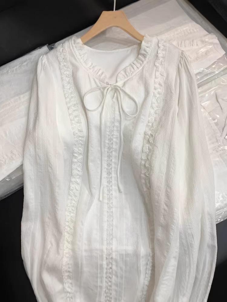 Chic Petite Women's White Lace-Up French Autumn Shirt with Delicate Cutout Design