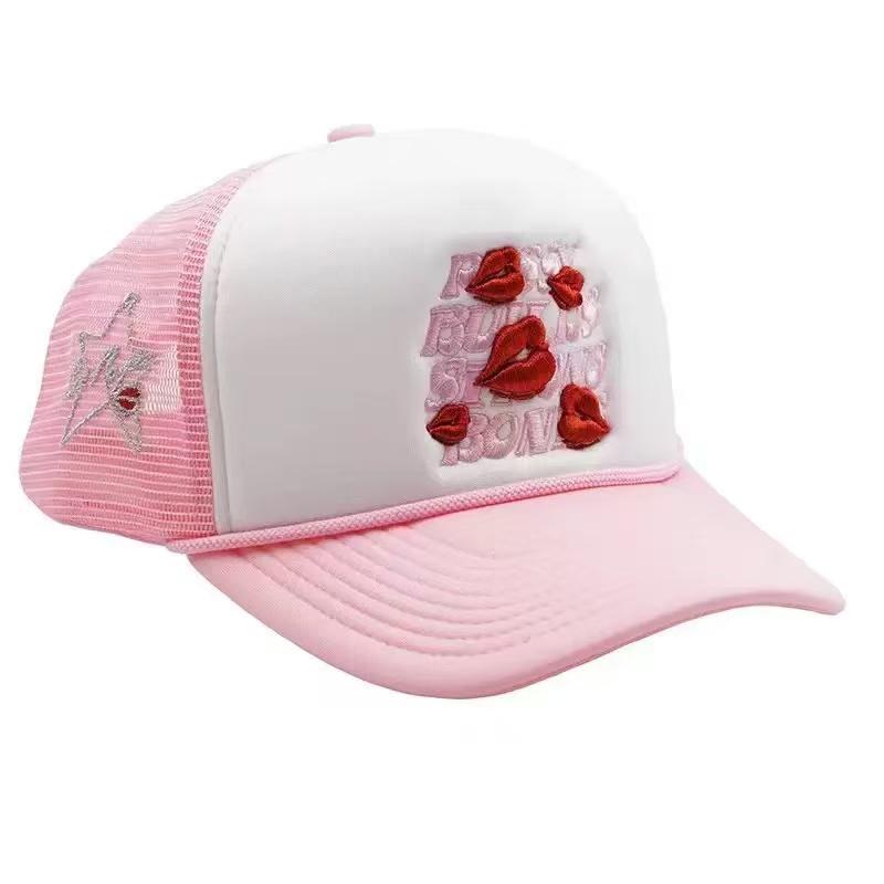 Red lip, wide brim, multi-color letter baseball cap, sunshade, breathable, casual baseball net cap for truck drivers