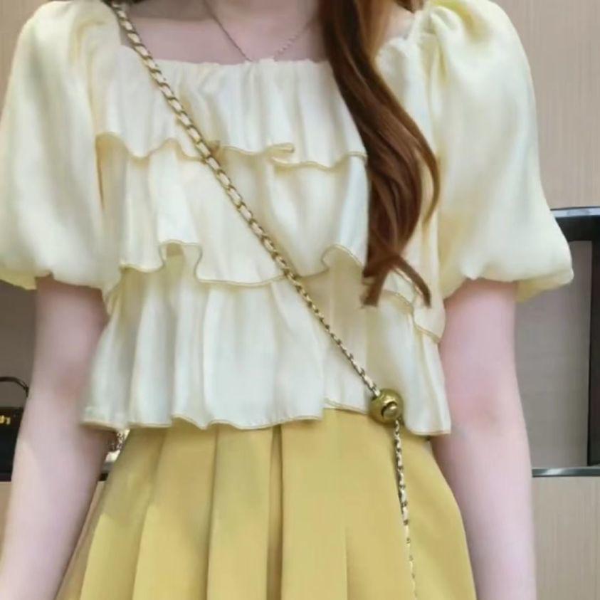 

Chic Puff Sleeve Top & Pleated Skirt Set – Sweet, Stylish, and Age-Reducing M (100-115 lbs suggested)