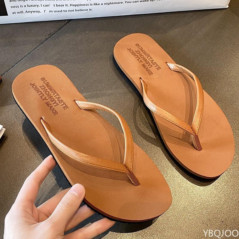 Fashion Personalized Flat Slippers for Comfortable Outerwear Women's New Home Wear Resistant and Explosive Flat Flip Flops Beach Shoes