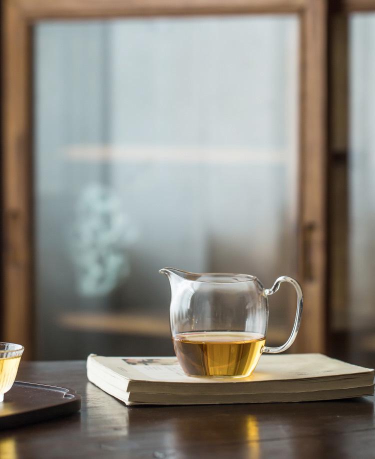 Japanese Thickened Transparent Gongdao Cup: Glass Side-Handle Serving Pitcher for Kung Fu Tea