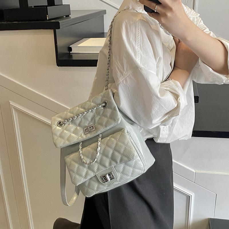 New women's bag trend fashion diamond lock street shot duma backpack
