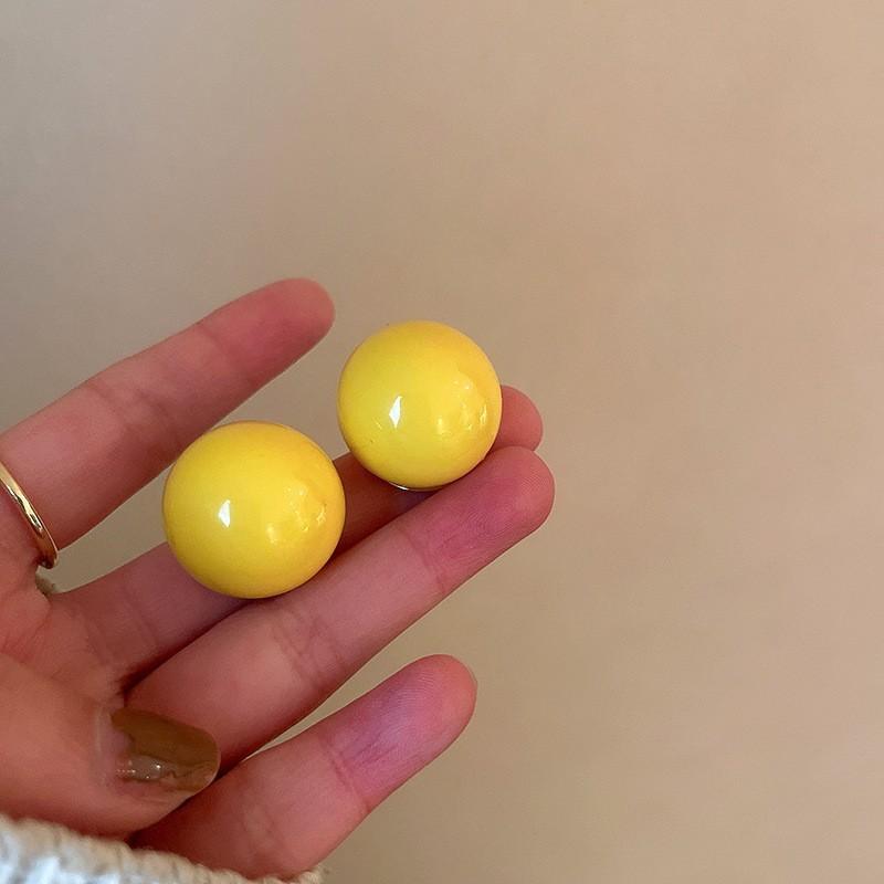 Super fairy yellow flower earrings 2025 new small fresh and sweet stud earrings light luxury temperament seaside vacation style earrings