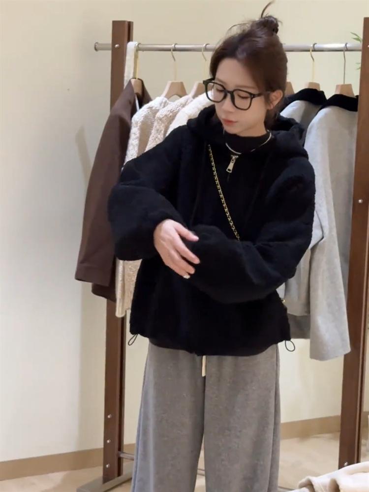 

Hooded Lazy Wind Lamb Wool Jacket Women s 2025 Winter New Fashion Small Age Reduction Thickened Warm Jacket S чёрный