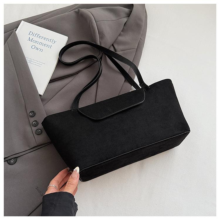 

Premium bag women s 2025 new popular fashion super fire shoulder bag large capacity tote bag commuter bag чёрный