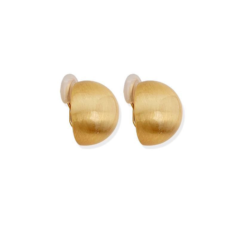 

Минималистичные матовые серьги-пусеты в виде круглых шариков, нишевый дизайн с высококлассной матовой отделкой и клипсами для ушей с иглами из серебра 925 пробы.