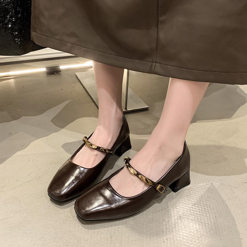 

Новый стиль Женские роскошные туфли Мэри Джейн с квадратным носком, балетки для женщин, лоферы с ремешком и пряжкой, женская обувь, весна-осень 40 коричневый
