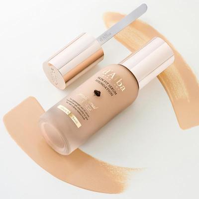 Veganský Skin Fit špachtlový sérumový make-up SPF50+/PA+++ 40ml (2 Možnosti)