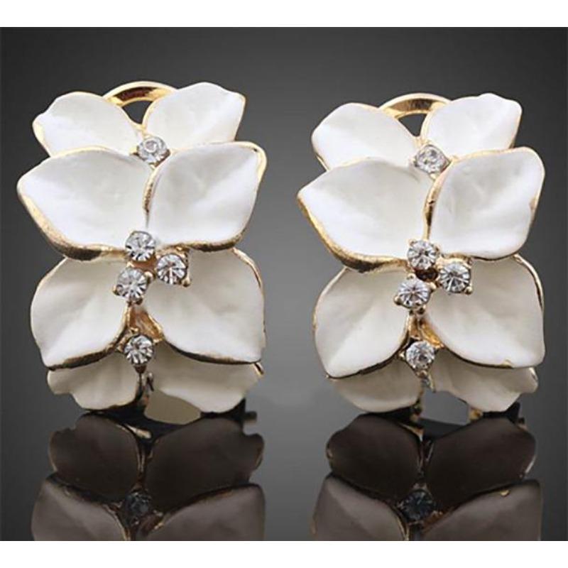 Fashion Style Elegant Crystal Gardenia Stud Earrings Ear Buckle for Women