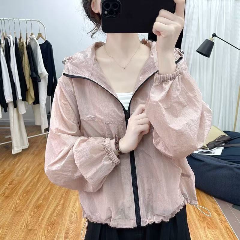 Women's Short Lightweight Loose-Fit Summer Sun Protection Jacket Design Versatile Hooded Outerwear for Small Figures