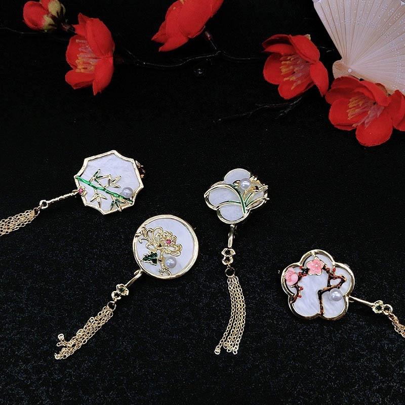 Ancient-style Plum Blossom Tassel Brooch, High-end and Upscale Decorative Accessory for A Fitted Cheongsam, Vintage Pin.