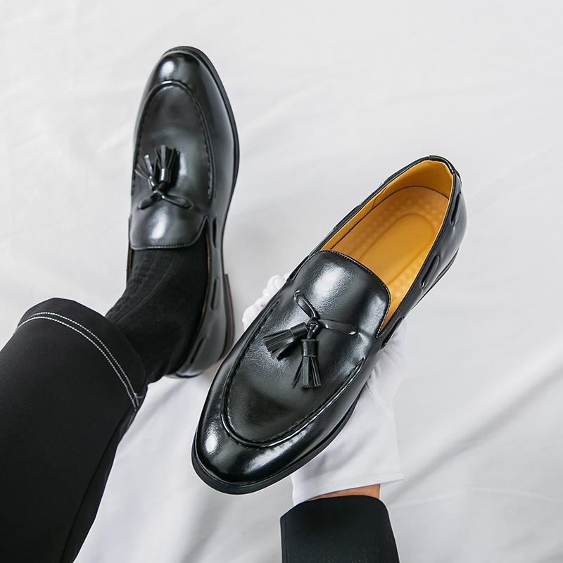 Fashion Classic Men Fringed Shoes Dark Brown Men Casual Comfortable and Fashionable Pointed-toe Small Leather Shoes Size 38-46 Men Shoes