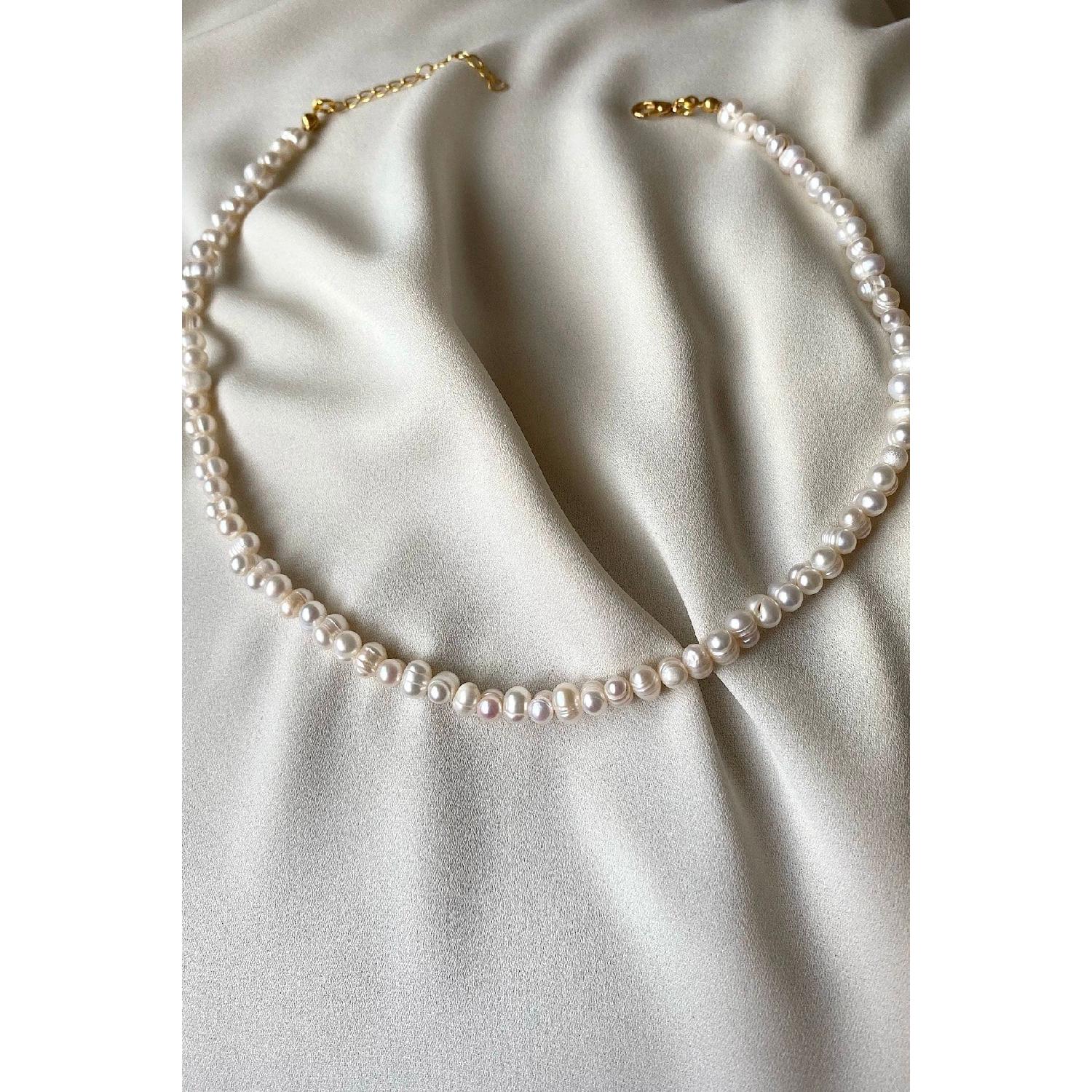 

Natural Real Inci Necklace білий