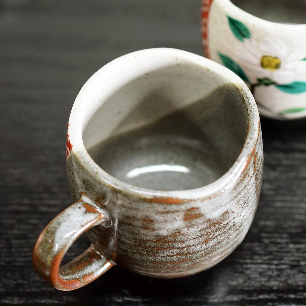 Waza no Kura Stylish Pair of Mugs, Kutani Ware with Komon Tsubaki Design, High-Quality Pottery, Made in Japan