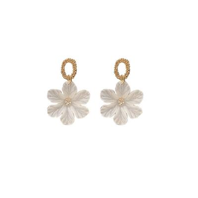 Japanese And Korean Temperament Whites Shells Petal Earrings Personality Small Fresh Forest Flower Pearl Earrings Female