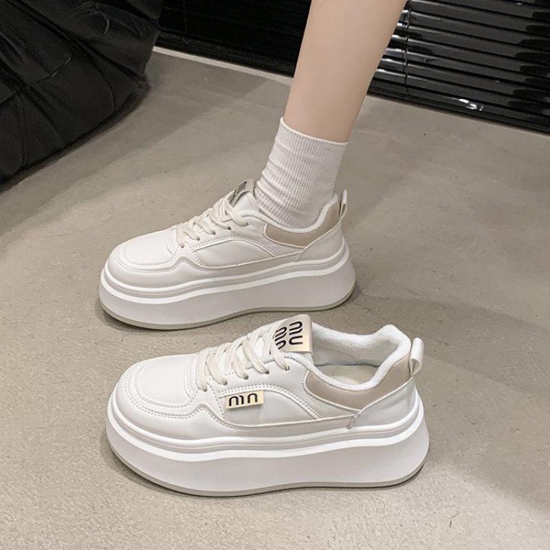Little white shoes women's 2025 spring and autumn models round head thick sole wide foot bread shoes sports and leisure student board shoes sports s