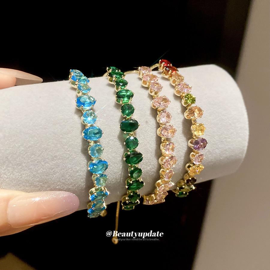 Elegant French Zirconia Geometric Oval Bracelet - Light Luxury & Fashionable Jewelry Piece