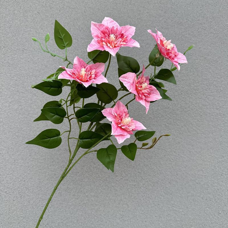 Ein künstlicher Clematis-Blütenzweig 5 Blütenköpfe Simulierte Passionsblüte für Hochzeitsfeier Florale Dekoration