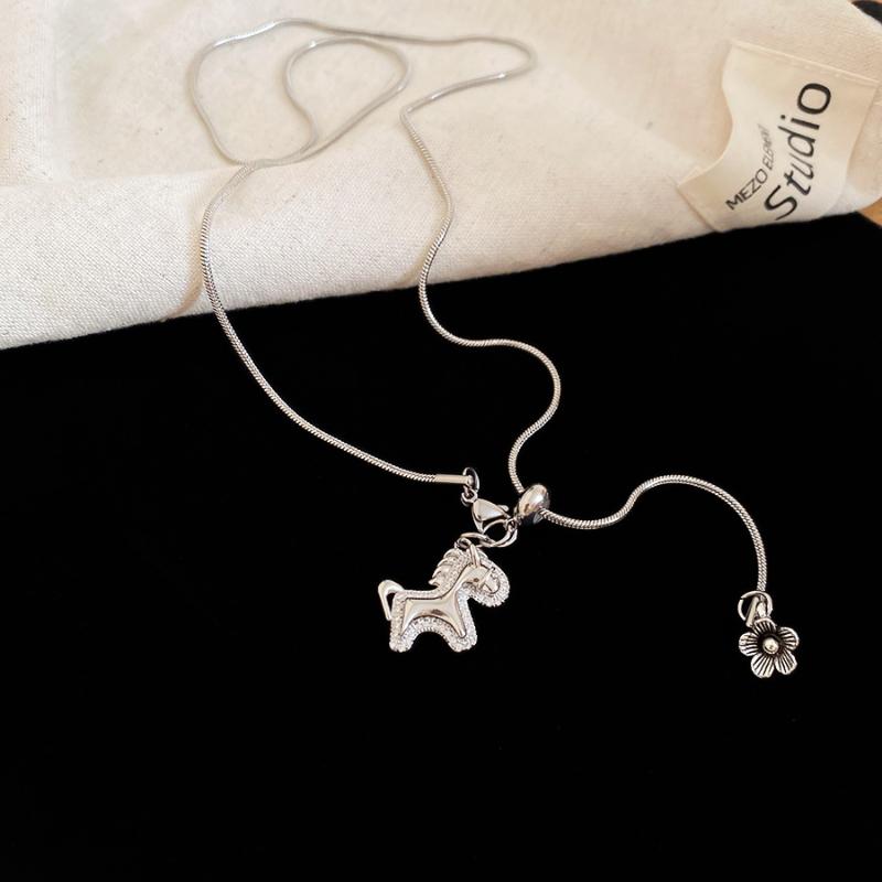 Fashion Simple Pulling Pony Pendant Necklace Versatile Metal Sweater Chain Pendant Necklace Jewelry Accessories Gifts