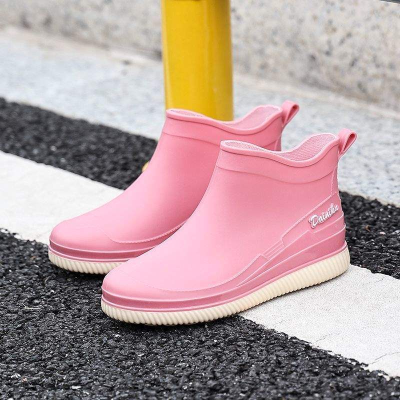 

Полусапоги женские теплые модные корейская версия универсальные принцесса водные туфли кампус взрослые резиновые сапоги женские нескользящие мягкие резиновые туфли 40