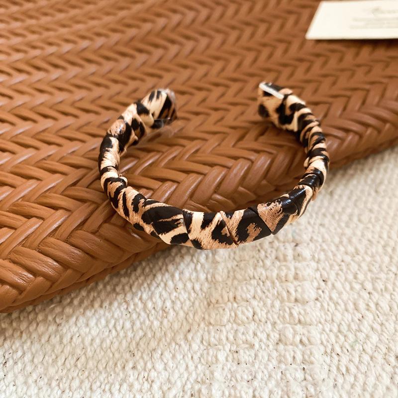 

Leather Geometric Round Leopard Zebra Pattern Open Bracelet Vintage Bracelet