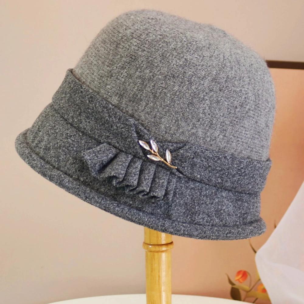 2025 Neue Mütze für Damen Herbst und Winter Gestrickt Warm und Vielseitig Gesichtsbetonend Kleiner Britischer Fischerhut Modisch und Elegant