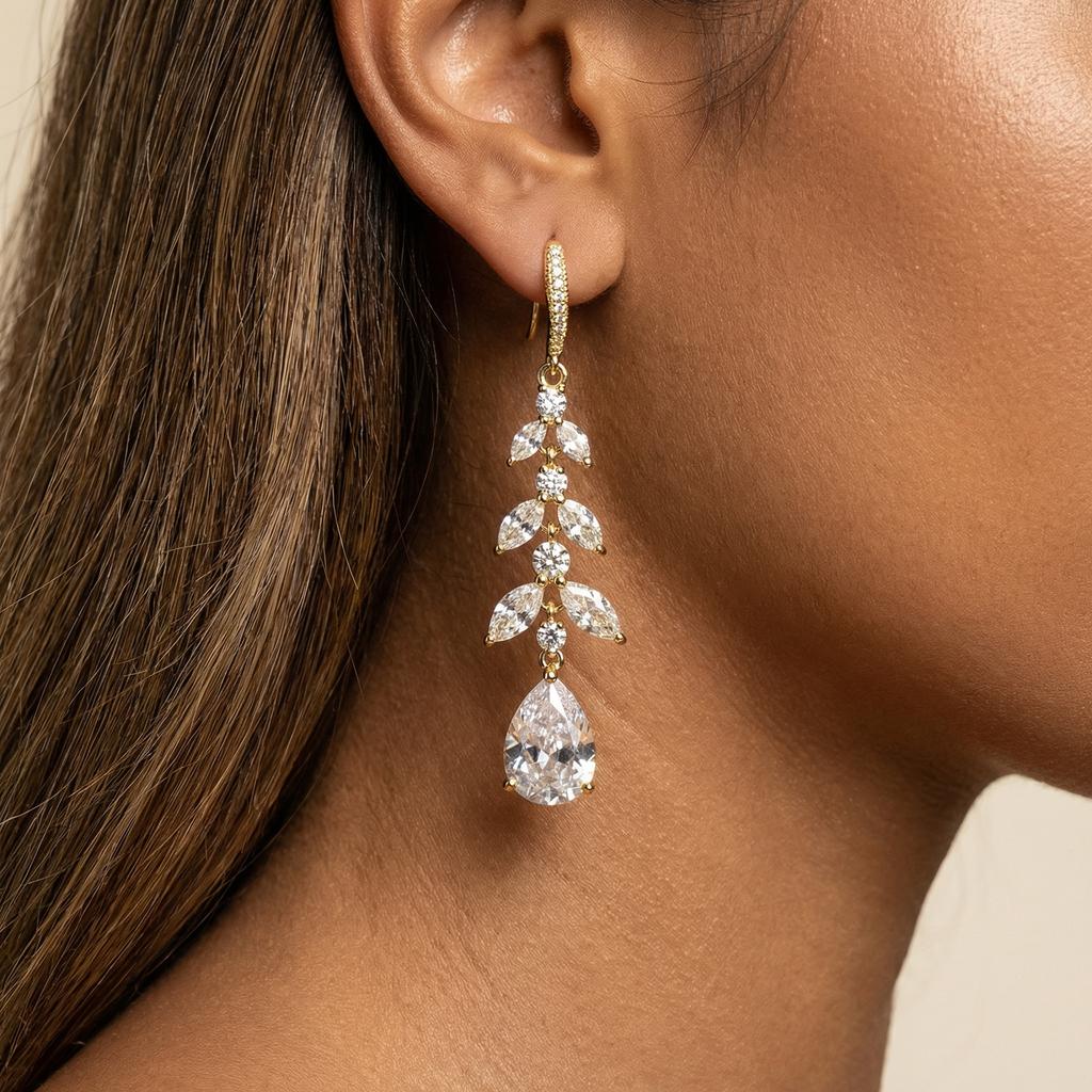 Wassertropfenförmige Zirkon-Quasten-Ohrstecker Hängende Ohrstecker für Damen Elegantes Schmuckaccessoire Weihnachtsgeschenke