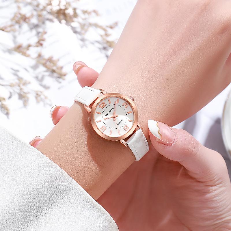 Ladies Belt Watch Simple Luminous Fashion Ladies Small Round Watch