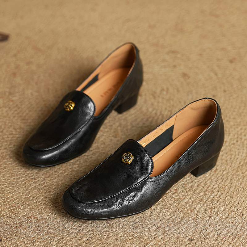 Krazing Pot Sheepskin Fashion Summer Spring Autumn Summer Slip on Women Round Toe Med Heels Metal Flowers Pleated Style Loafers