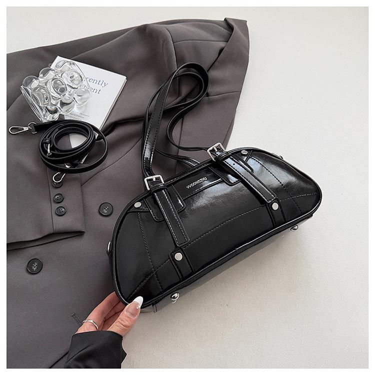 

Женская сумка премиум-класса с текстурой, новая коллекция 2025 года, корейская версия, ретро, трендовая, нишевая, универсальная, для通勤, на плечо, через плечо чёрный