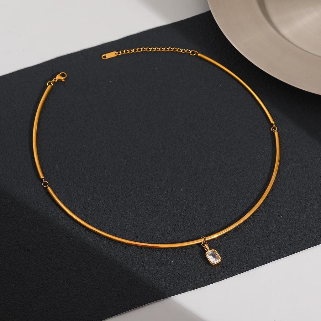 INS Style Women's Titanium Steel Geometric Collarbone Chain - Simple, Luxurious, Non-Fading Jewelry
