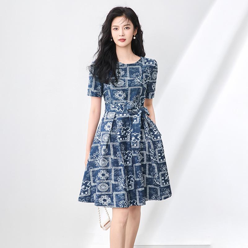 

High-End Exquisite Crew Neck Embroidered Lace-Up Summer Dress for Women L темно-синий