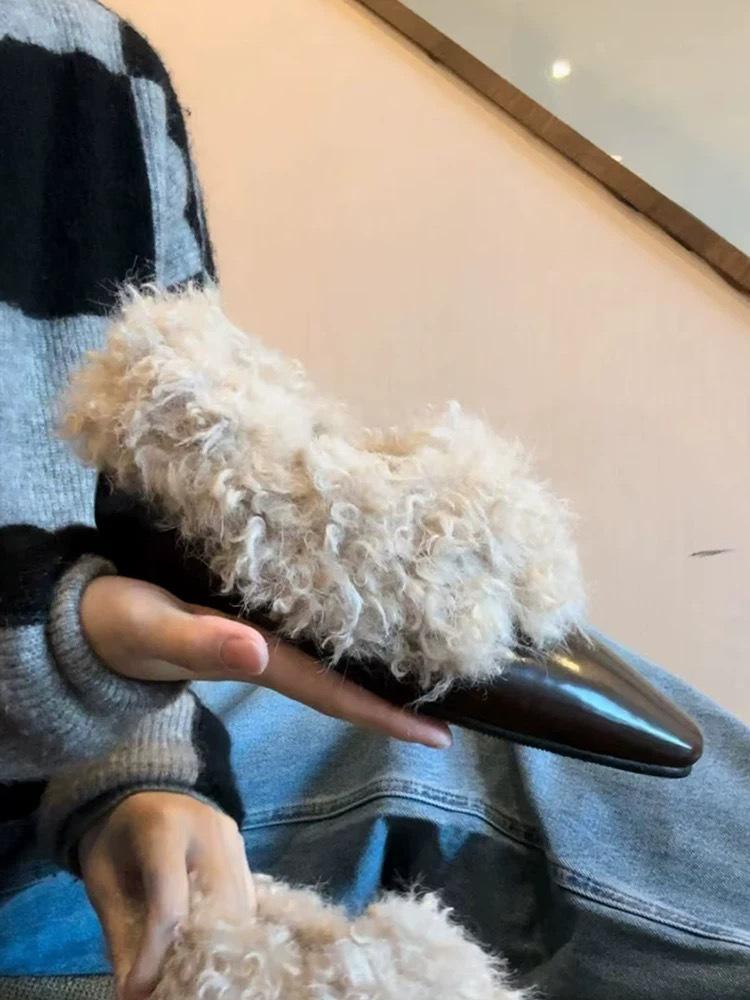 

Cowhide version~ French square head flat bottom fluffy shoes velvet single shoes women s 2025 autumn and winter versatile small leather shoes cot 40 коричневый