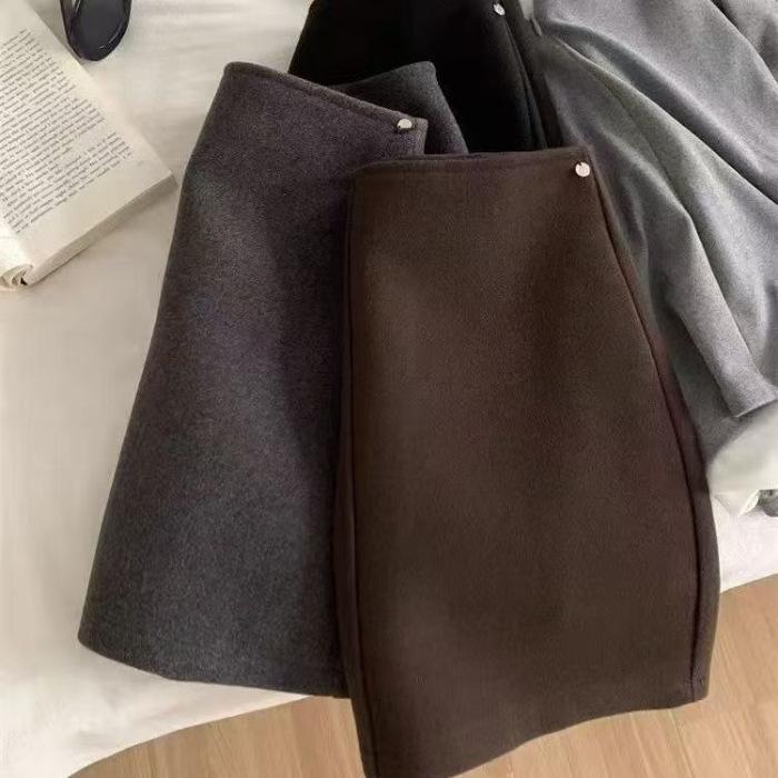 Korean Retro Wool Blend High Waist A-Line Skirt - Anti-Exposure, Hip-Hugging, Slim Fit for Autumn/Winter.