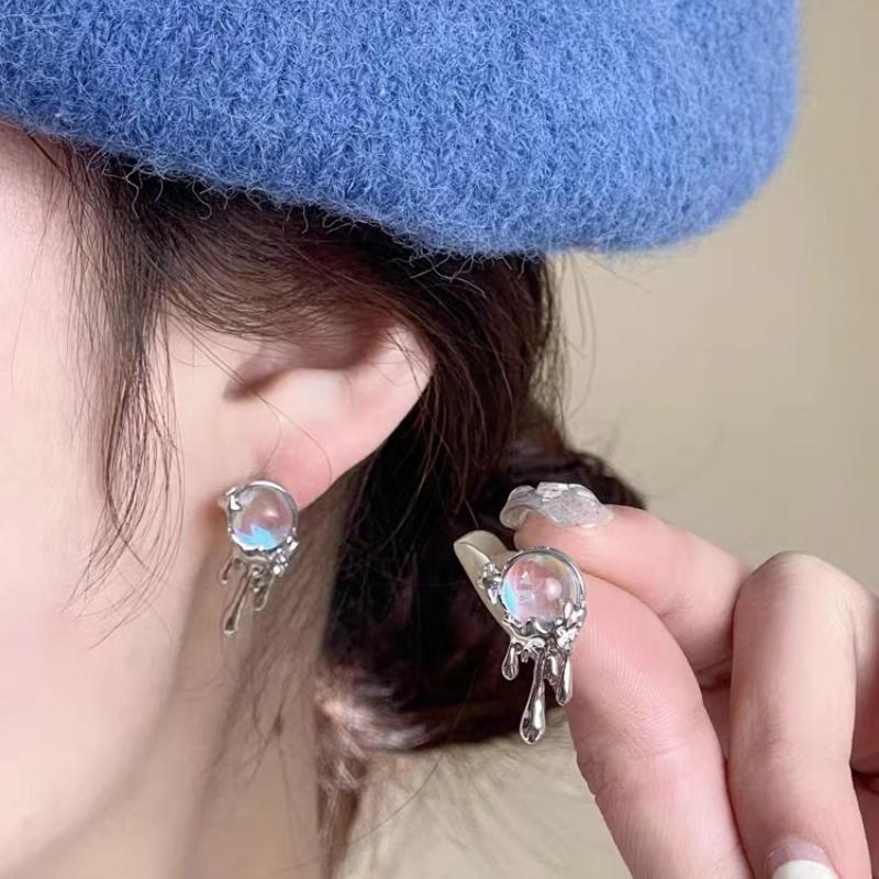 Silver Needle French Temperament Irregular Lava Geometry Stud Earrings Female Niche Design Cold Wind Earrings Ear Jewelry