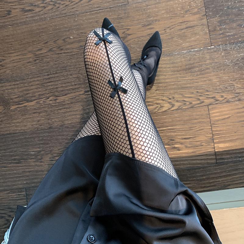 Czarne Jedwabne Koronkowe Kabaretki Lolita dla Kobiet - Odporne na Zaciągnięcia, Mikropresja, Piękne Nogi