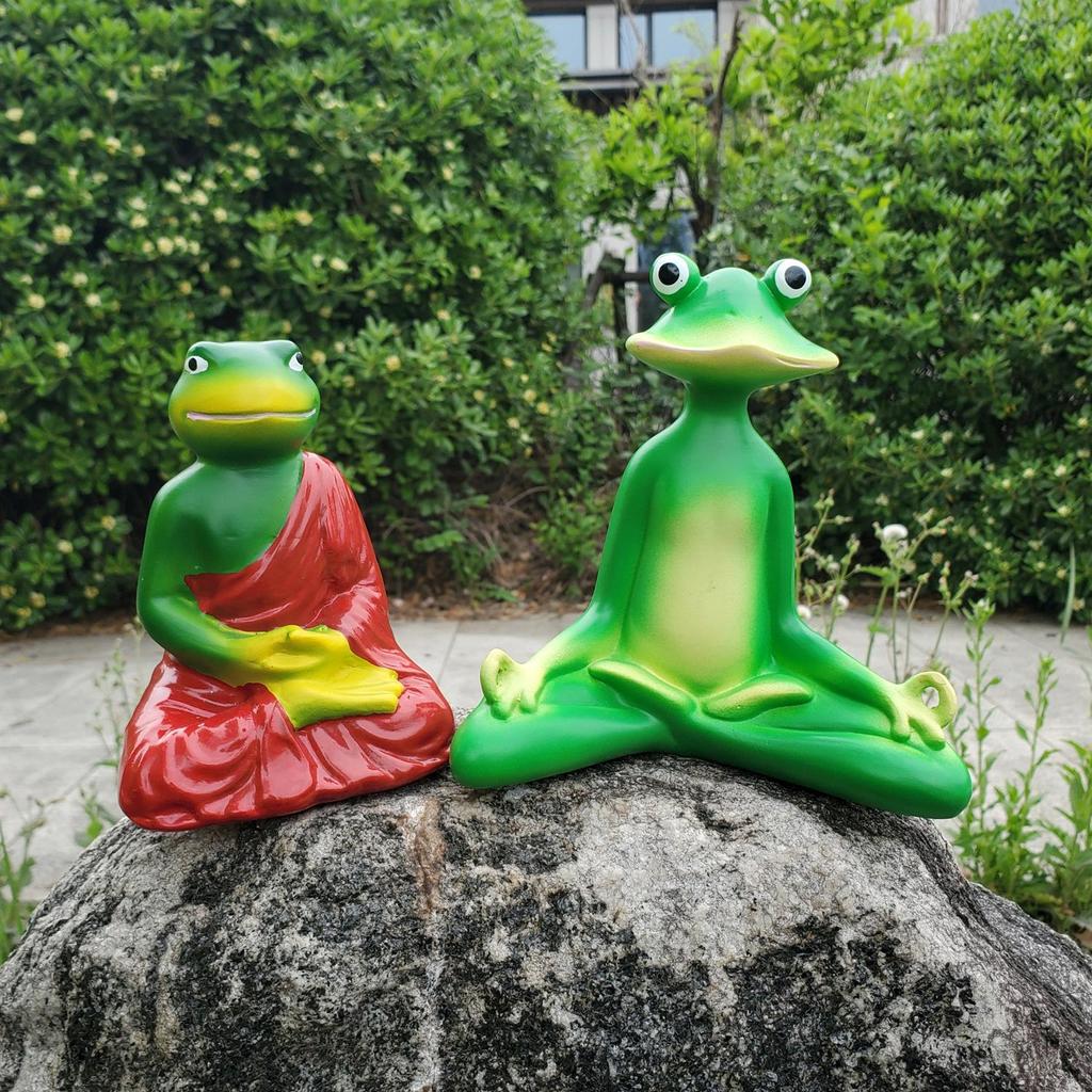 Zen Meditation Frog Monk Alien Resin Ornament for Yoga and Courtyard Decor