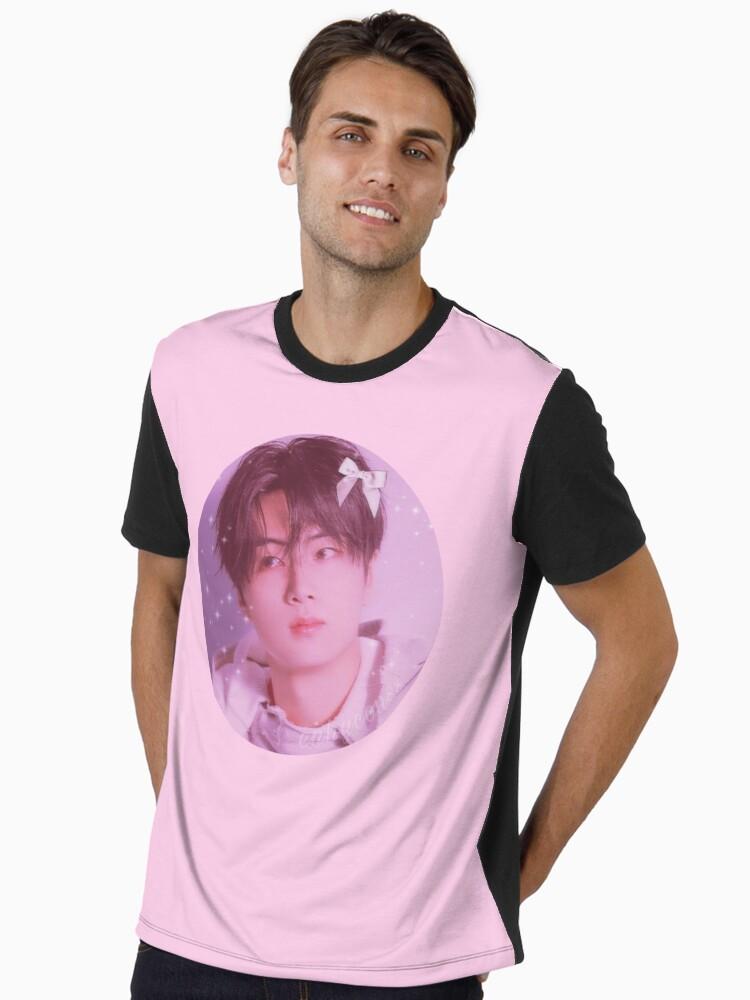 ENHYPEN JAY Pink ribbon - Big icon Soft pink version Graphic T-Shirt
