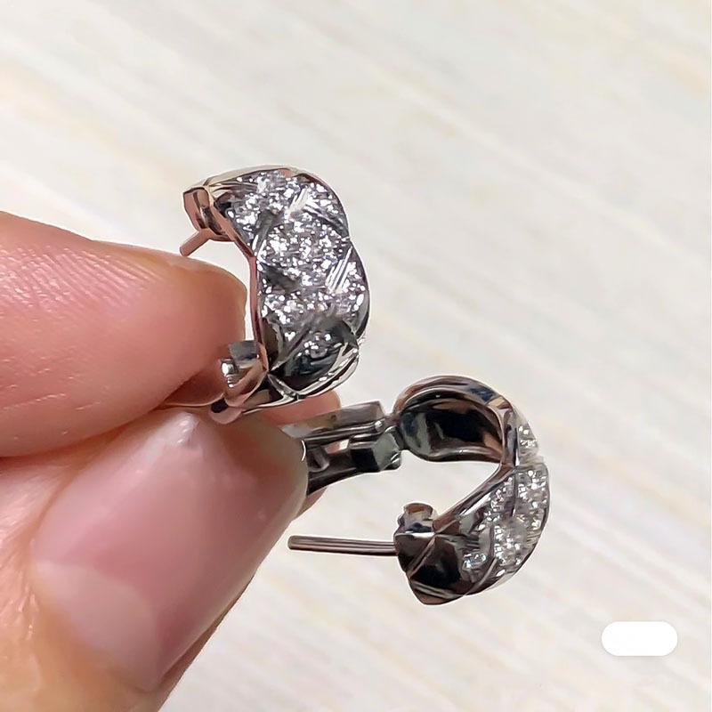 Серьги-пусеты Coco Smooth Rhombus без камней, серьги с тонкой гравировкой CNC, легкая роскошь, универсальные, из розового золота, для женщин