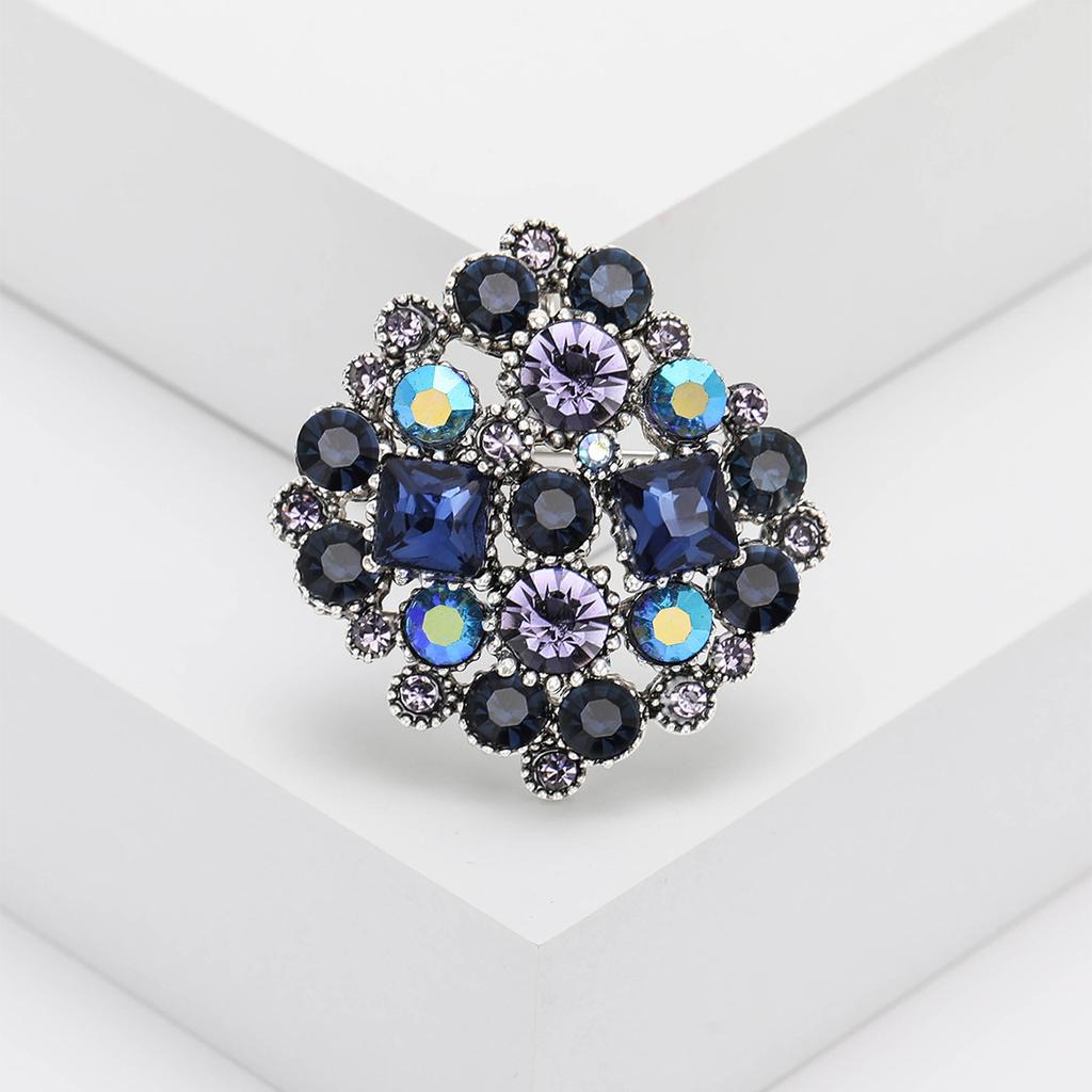 Vintage Rhinestone Brooch Versatile Fashion Collar Pin Fixed Clothes Cardigan Shawl Silk Scarf Buckle Multifunctional Clothing