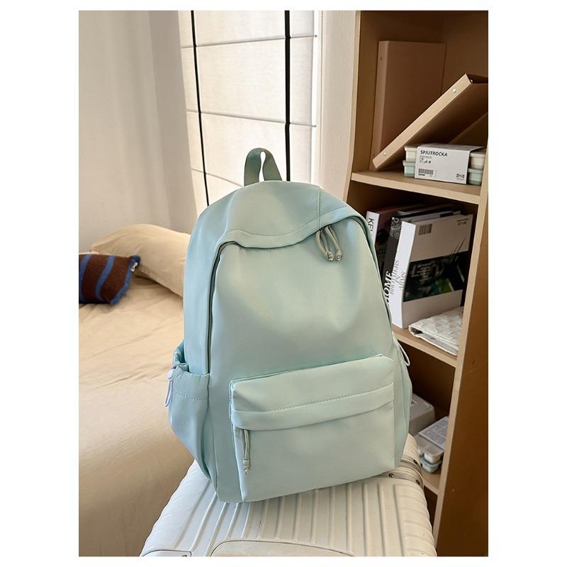 The new simple, fresh, cute, sweet, high-value, versatile, fashionable, lightweight and large-capacity backpack.
