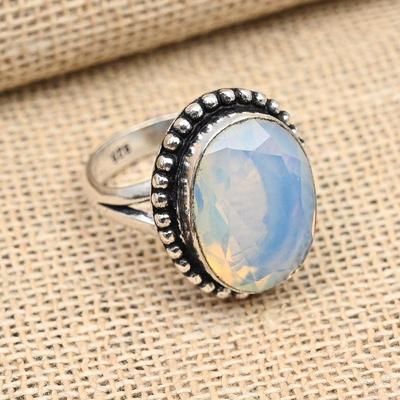 Milchiger Opal-Edelstein, handgefertigter Schmuckring aus 925er Sterlingsilber, Geschenk für Frauen