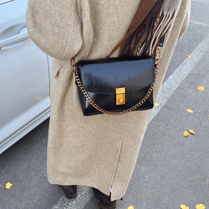 2025 New Fashion Retro Flip Organ Bag, Premium Sense Underarm Locomotive Bag Shoulder Bag Trend